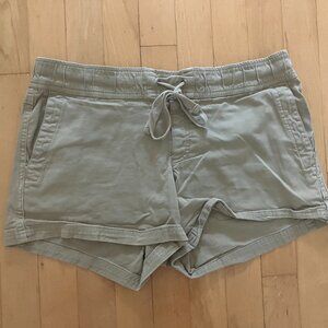 Tan North Face Shorts, size medium